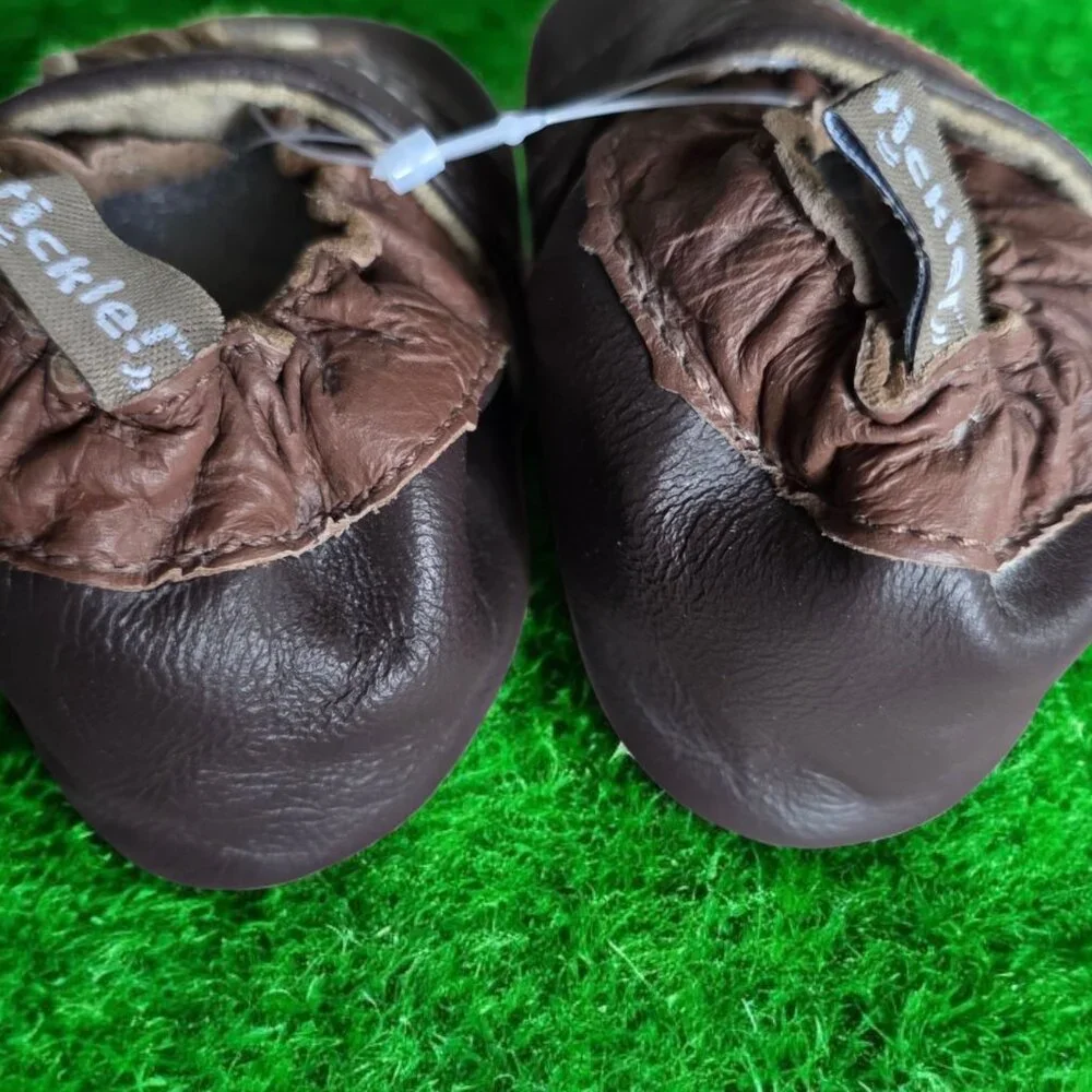 NWOT TOMMY TICKLE ( 3-6 MO. ) Leather Slip In Mocossins